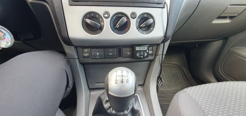 VÂND FORD FOCUS 2 1.6 tdci 2006