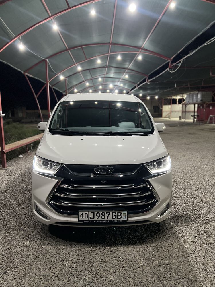 Jac M4 11 kishilik