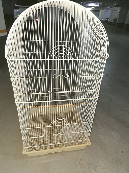 Vănd colivie pentru păsări ..!