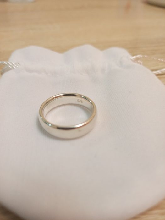 Продам кольцо серебряное