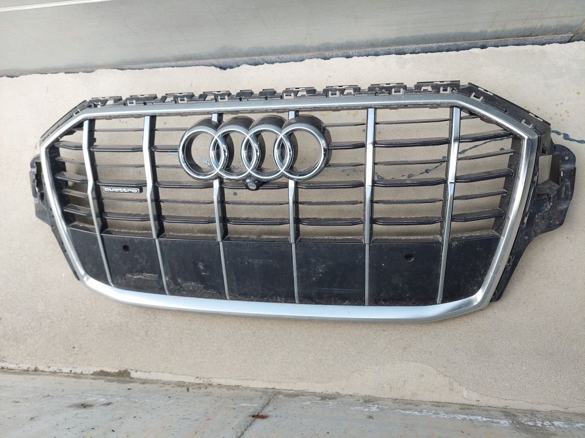 Решетка AUDI Q7 2020 - 2024