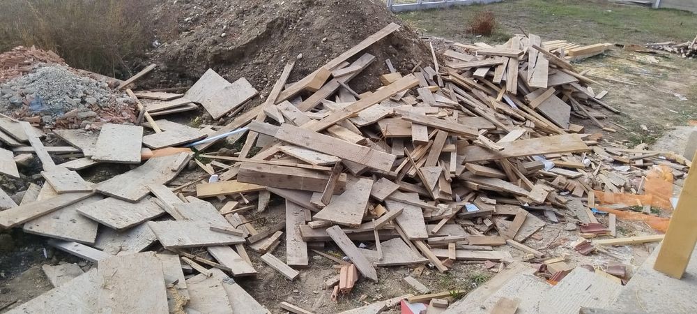 Vând lemne de foc din constructii