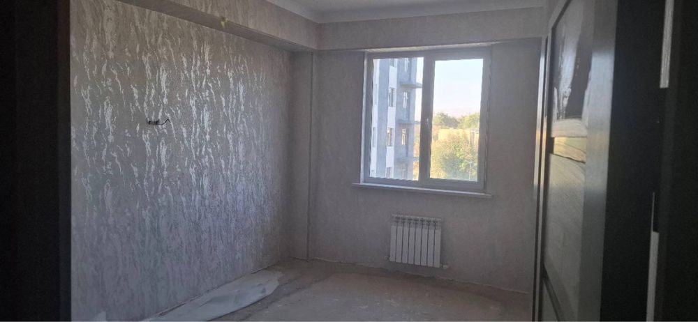 Чирчик шахар 2 микро район Янги Узб 2х сотилади Нархи 32.000$ Наличка