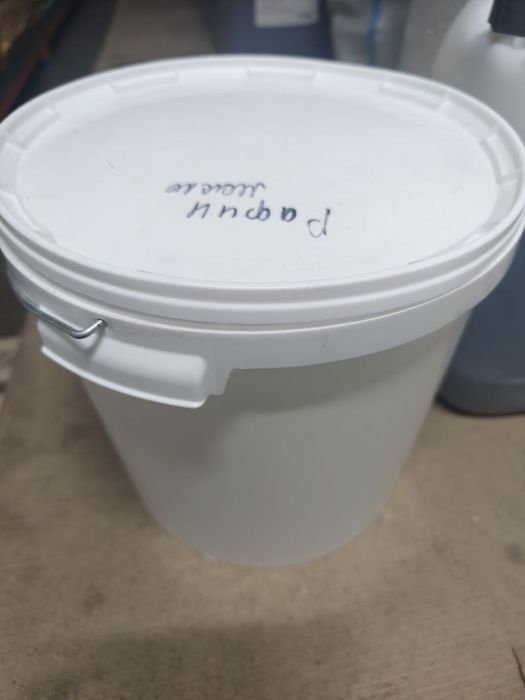 Вёдра пластиковые, после кокосового масла