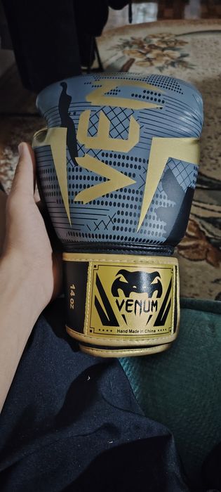 перчатки боксерские Venum