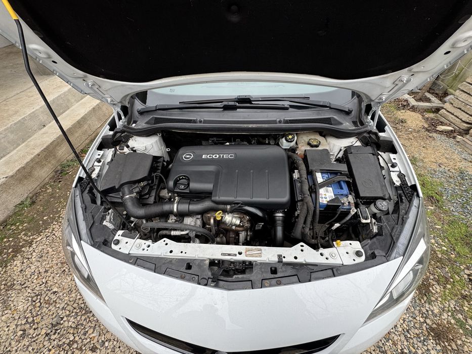 Opel Astra J GTC 1.7CDTI