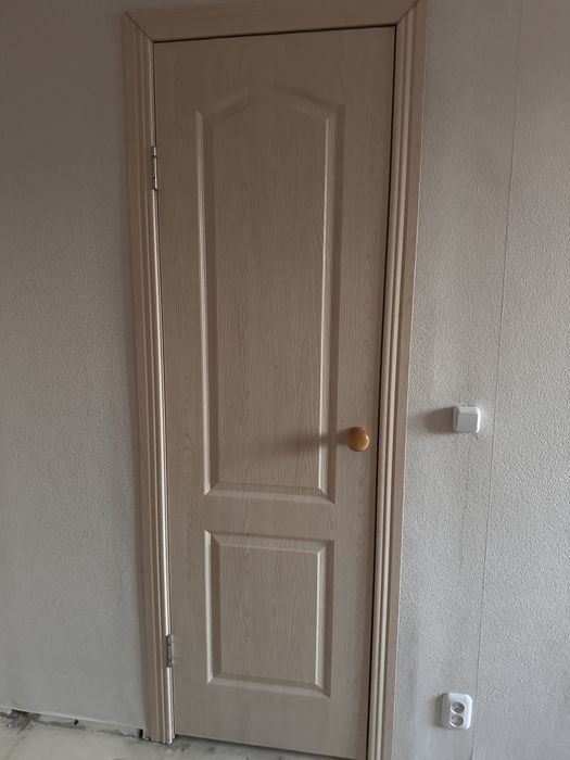 Продам межкомнатную дверь