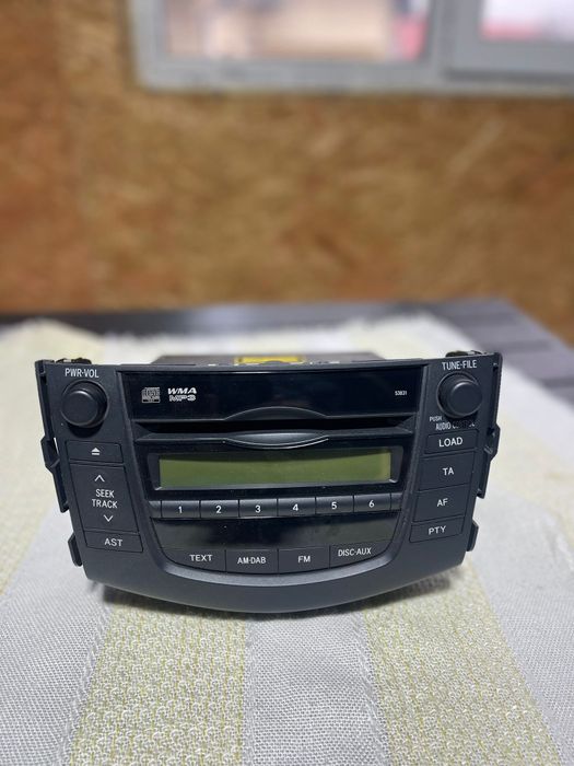 Vând radio cd Toyota RAV4
