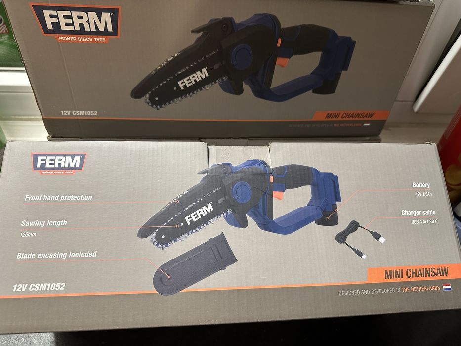 Ferm mini fierastrau electric 12 V