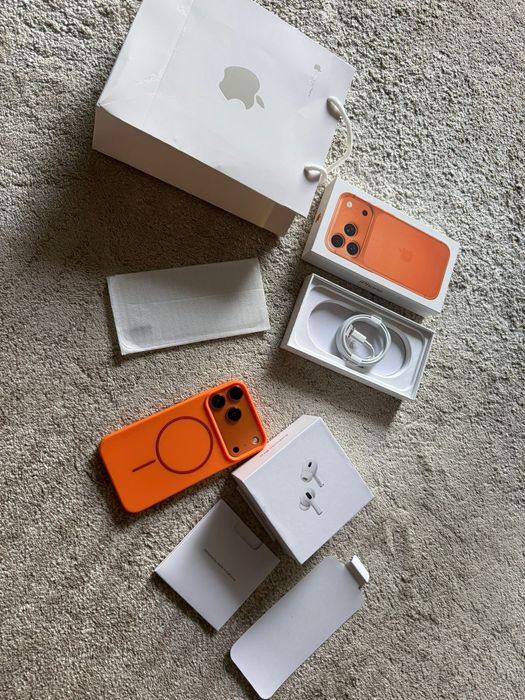 Iphone xr в корпусе 17pro 256гб