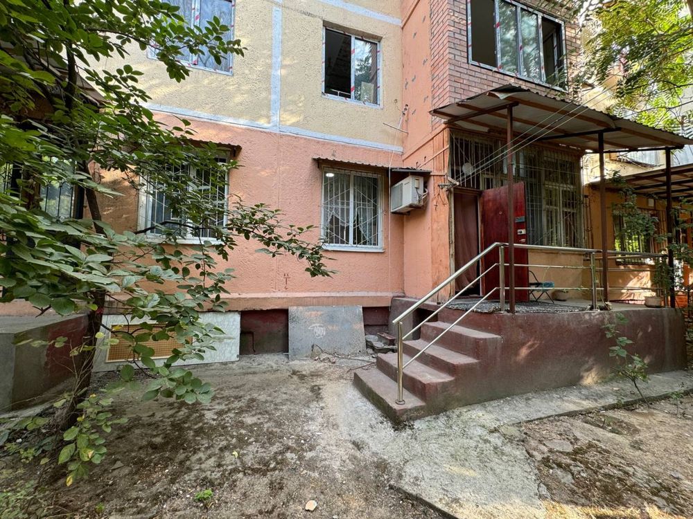 Чиланзар-18 кв разделка 2-х комнатная