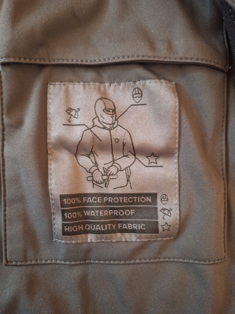 Яке PGWEAR с вградена маска
