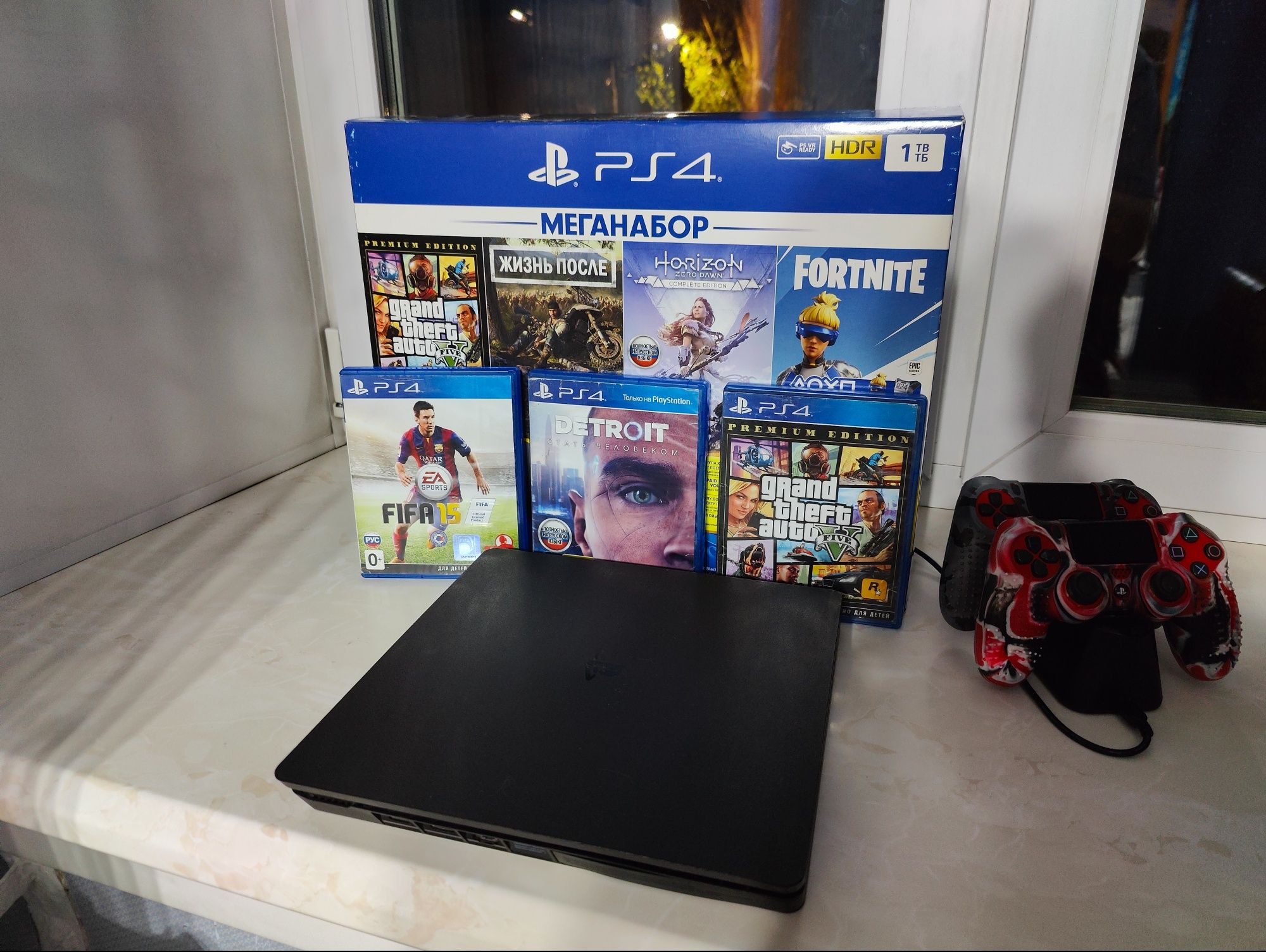 PlayStation 4 (PS4) 1TB +комплект