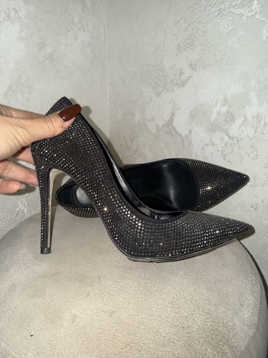 Туфли лодочки на шпильке со стразами 36 от бренда Aldo