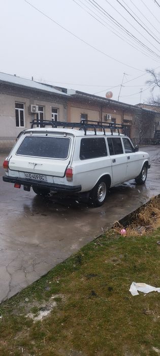 Volga sotiladi . Xolati yaxshi  1996 yil