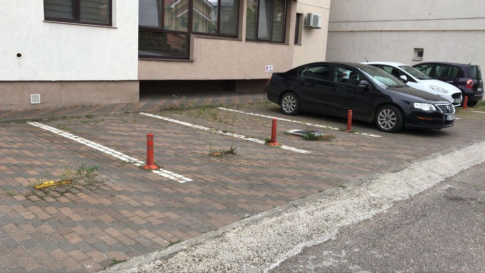 Inchiriez apartament cu 2 camere,parcare si boxa in bloc nou!