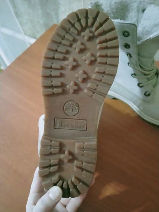 Продам ботинки Timberland оригинал в отличном состоянии.