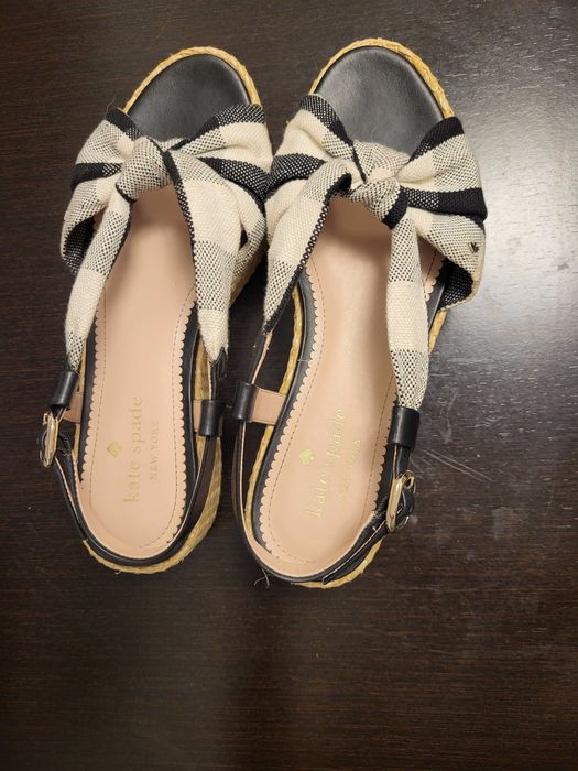 Sandale Kate Spade, stare foarte buna, marime 37. In cutie, 220 de lei
