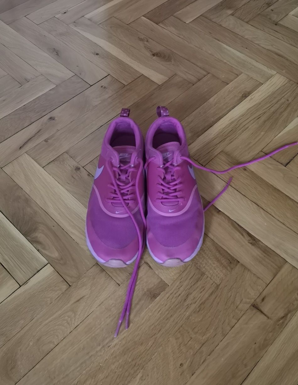 Оригинални дамски маратонки Nike номер 36