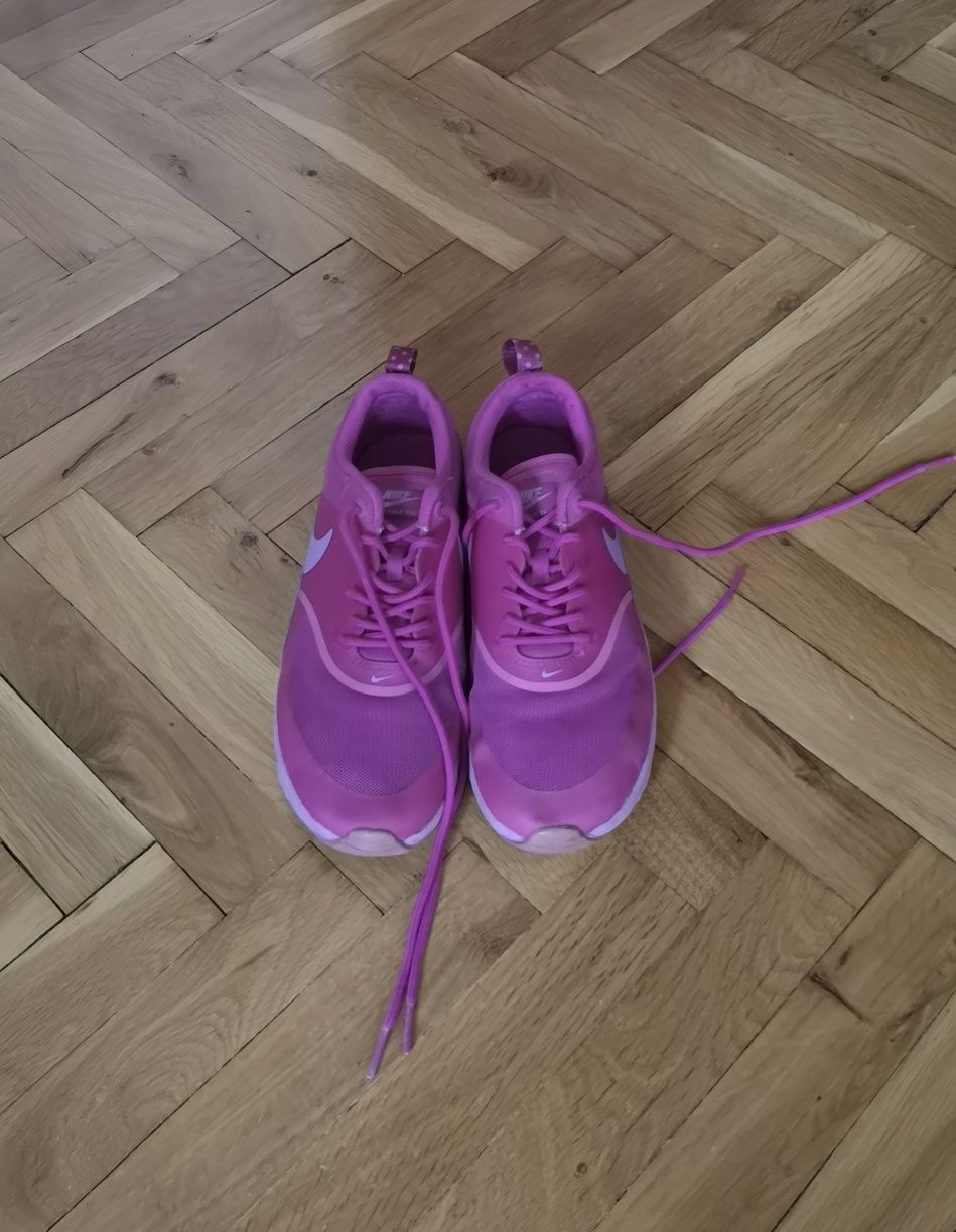 Оригинални дамски маратонки Nike номер 36