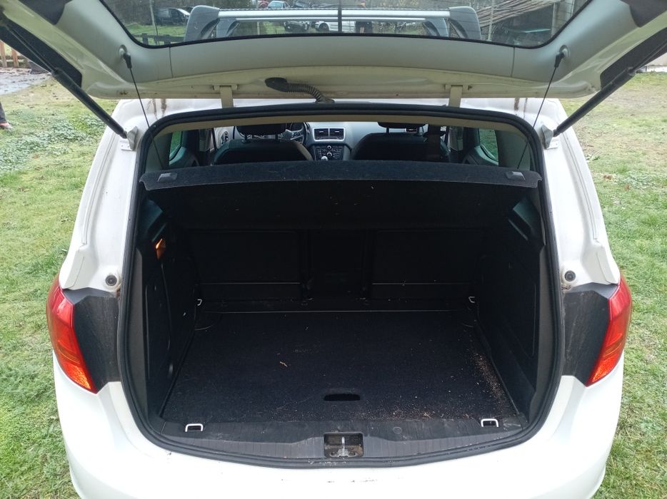 Продавам Опел мерива б 2011г на части