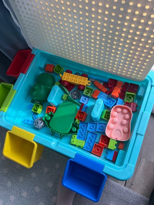 Детска маса с конструктор