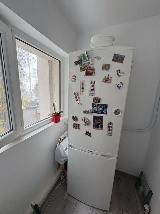 Vand frigider lei whirpool