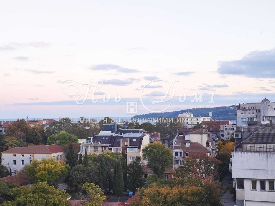тристаен панорамен ап. в района на Колхозен пазар(пл. „Лаврентий“)