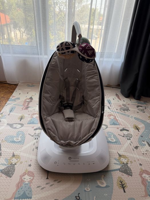 Електрическа бебешка люлка mamaRoo 5.0, сива