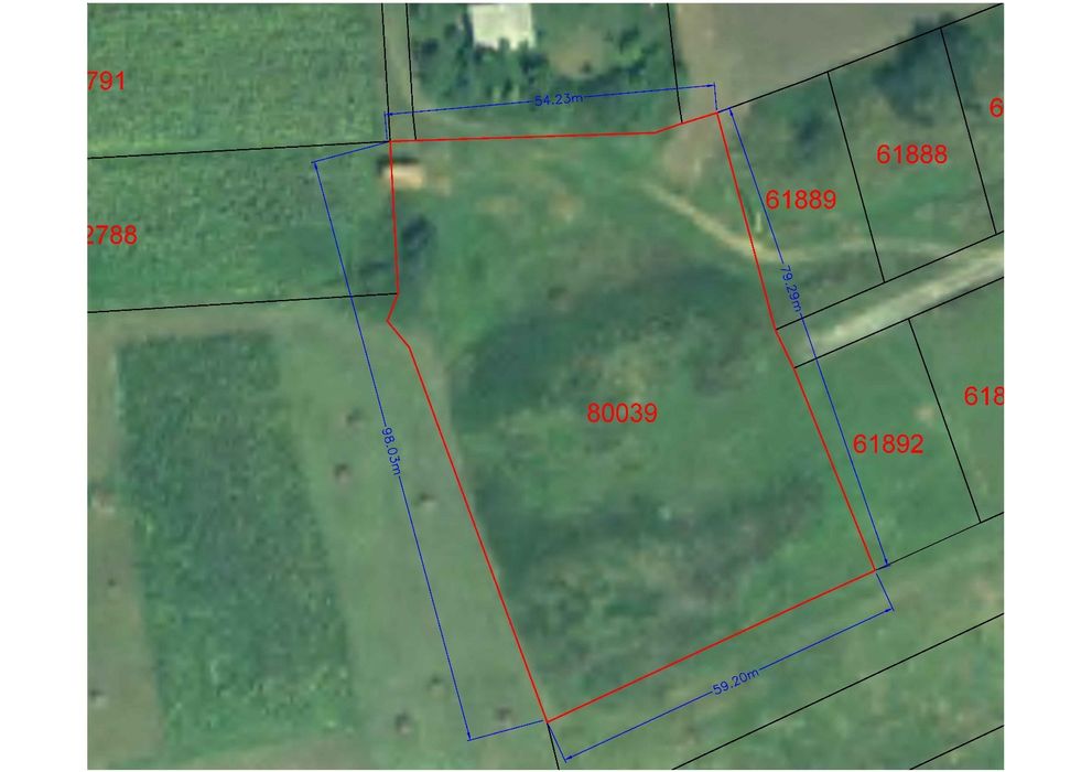 Teren  intravilan cu utilitati in Chinteni, loc Deusu