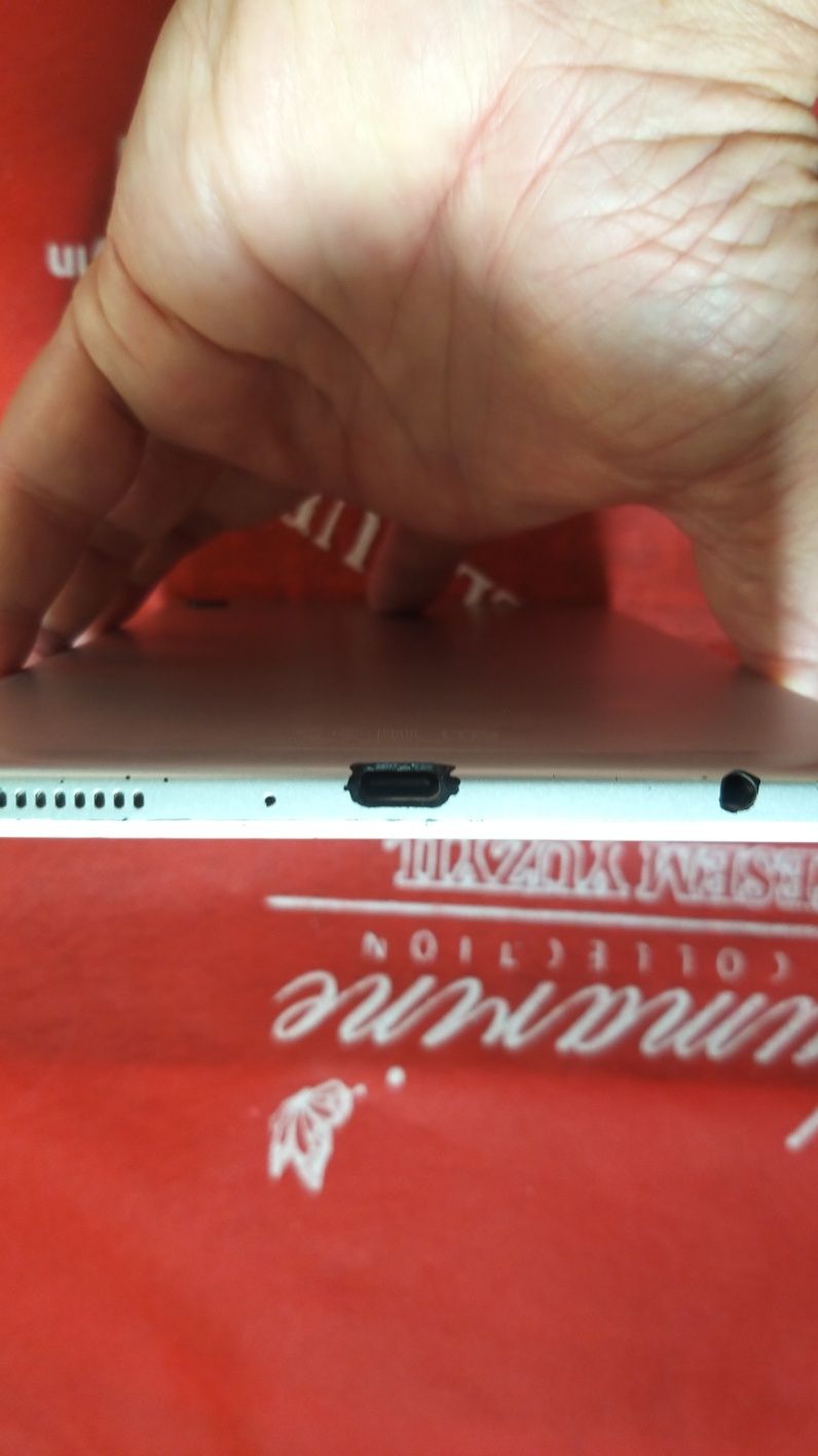 Продаеться планшет Samsung Tab A7 lite
