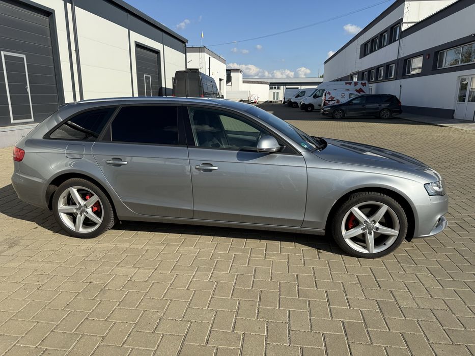 Audi A4 B8 - Masina de Afaceri la Pret de Logan!