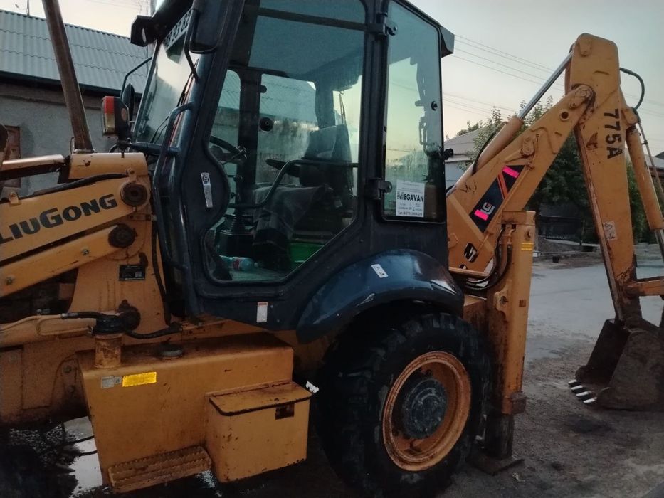 Liugong 775 A  Exkovator pogruzchik