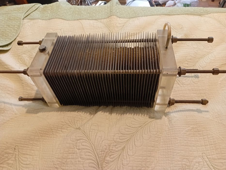 Электролизная водогорелка (электролизная камера)