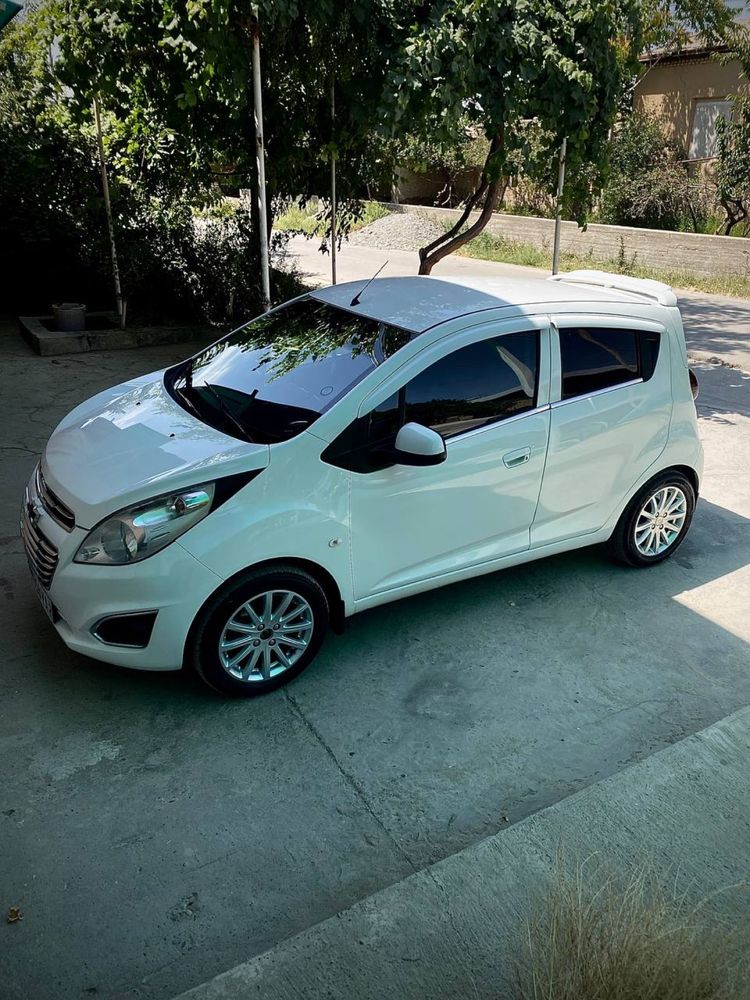 Spark 2015 yil 6000 $
