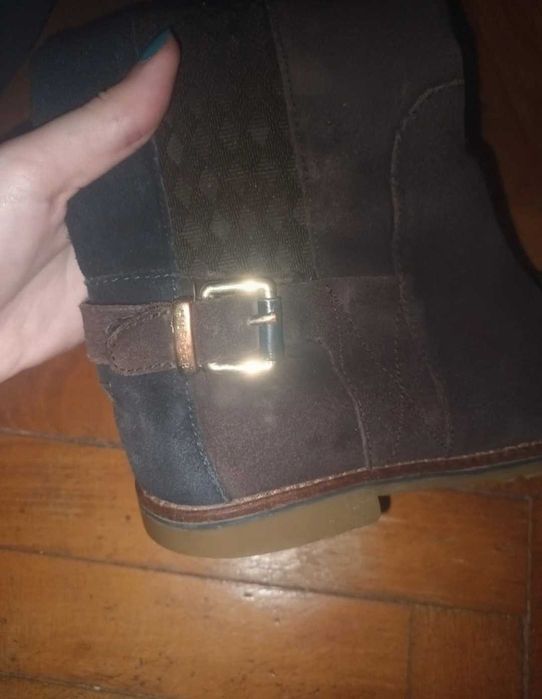 Tommy Hilfiger brown suede boots