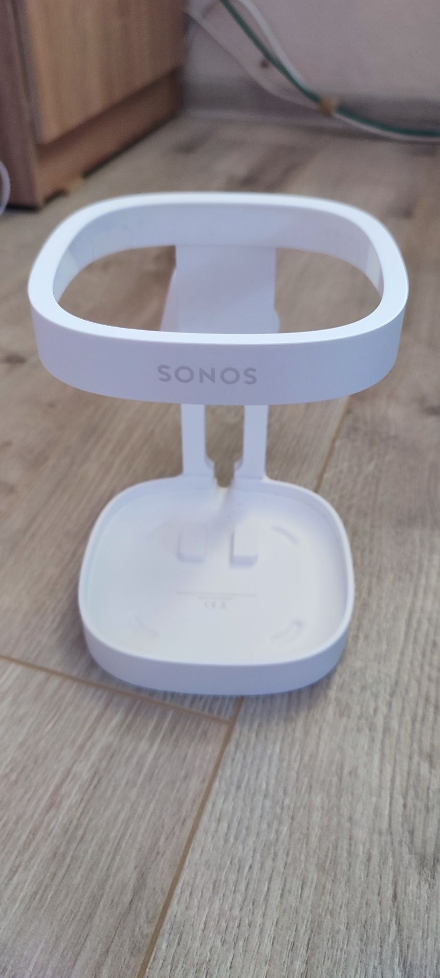 Sonos one стойка за стена