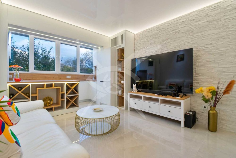 Продава се Двустаен апартамент в София, Надежда 2 - 56 кв.м за 2822 €/кв.м - Снимка #3