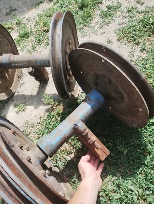 PLUG 2 Brazde/ Trupițe + PIESE SCHIMB Greblă pe curele