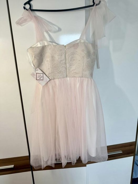 Официална рокля