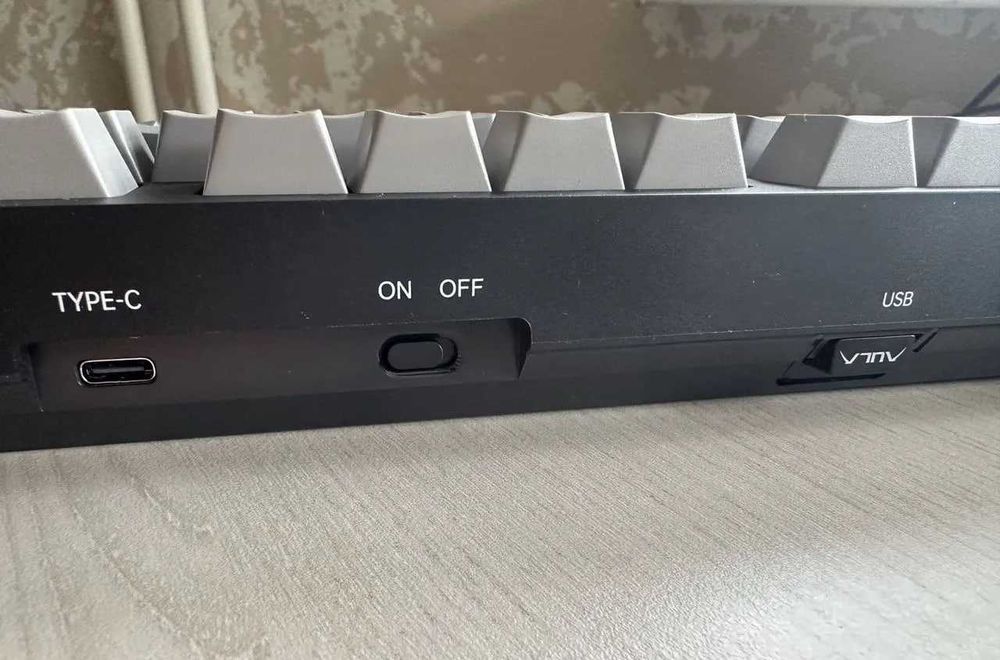 Tastatură mecanică