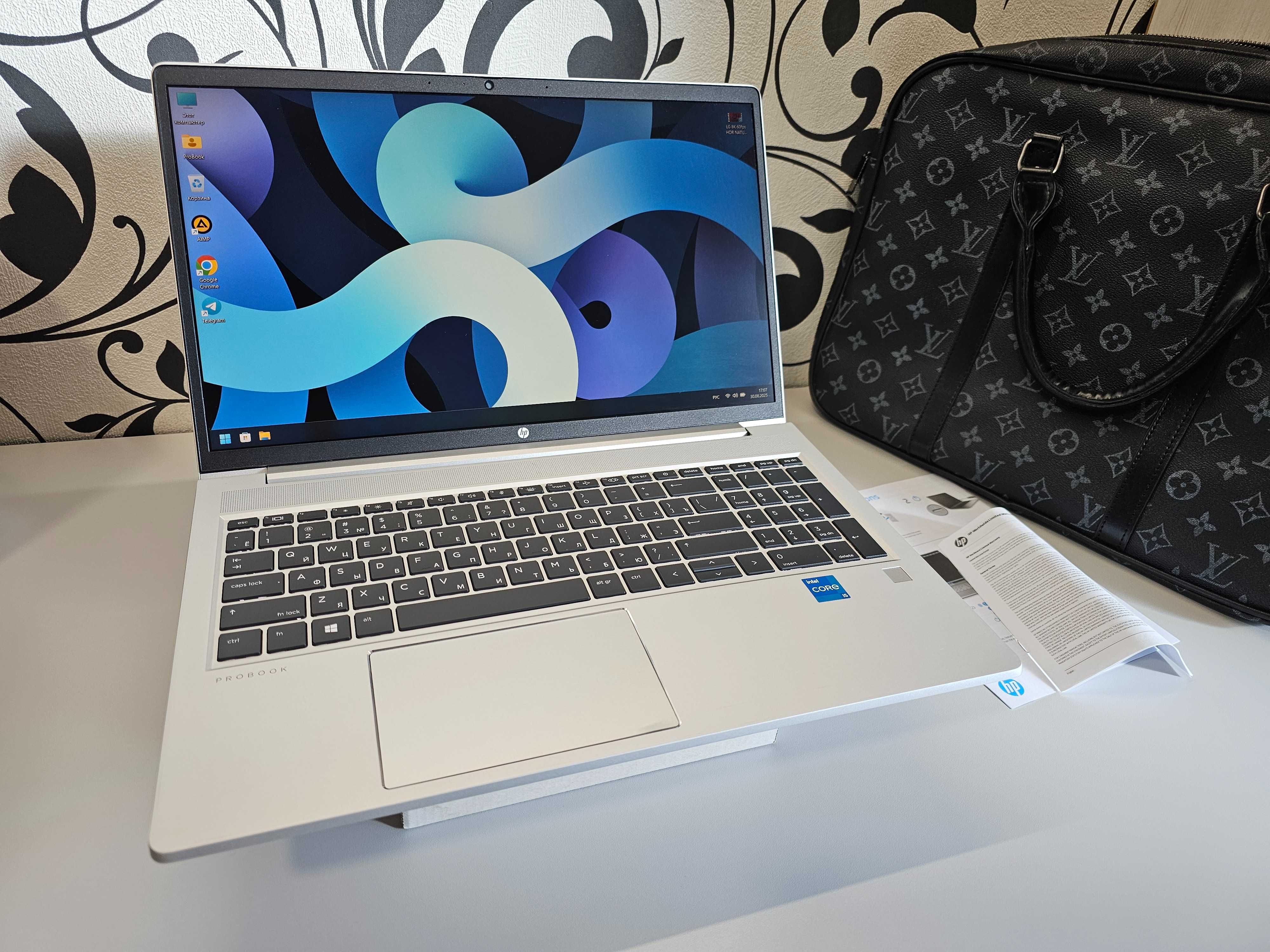 ПРОДАМ HP ProBook 450/G8 Мощный Core™i5-1135G7/8GB/256SSD/15.6"iPS