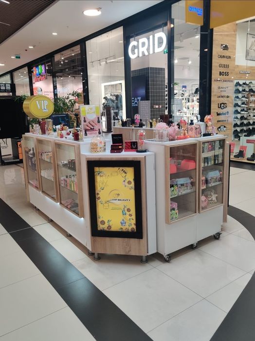 Vand urgent!!! La ofert!  mobilier insula comerciala