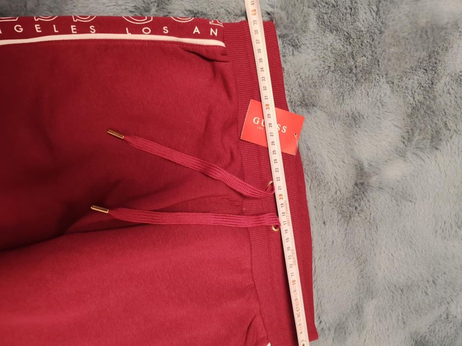 Pantaloni trening Guess