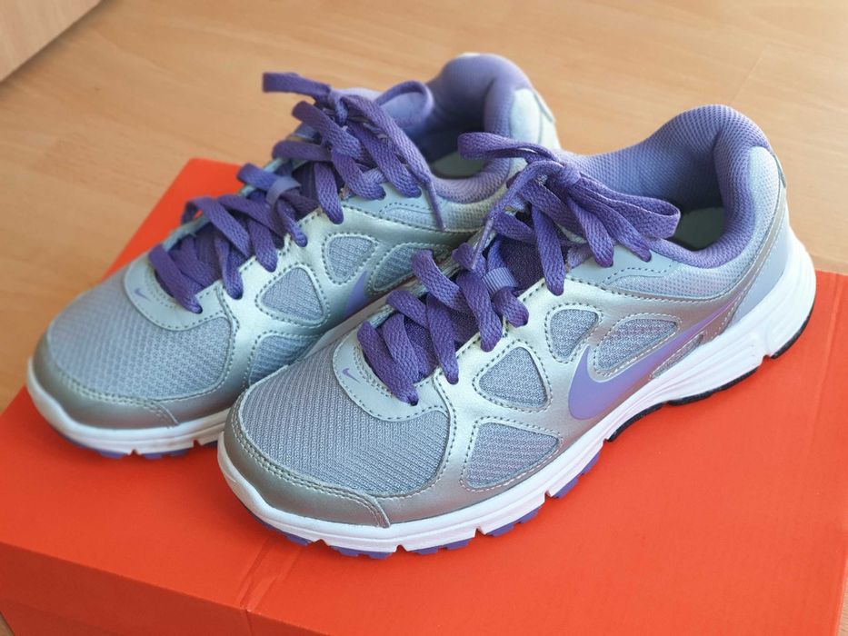 Adidasi de dama originali Nike marime 37,5