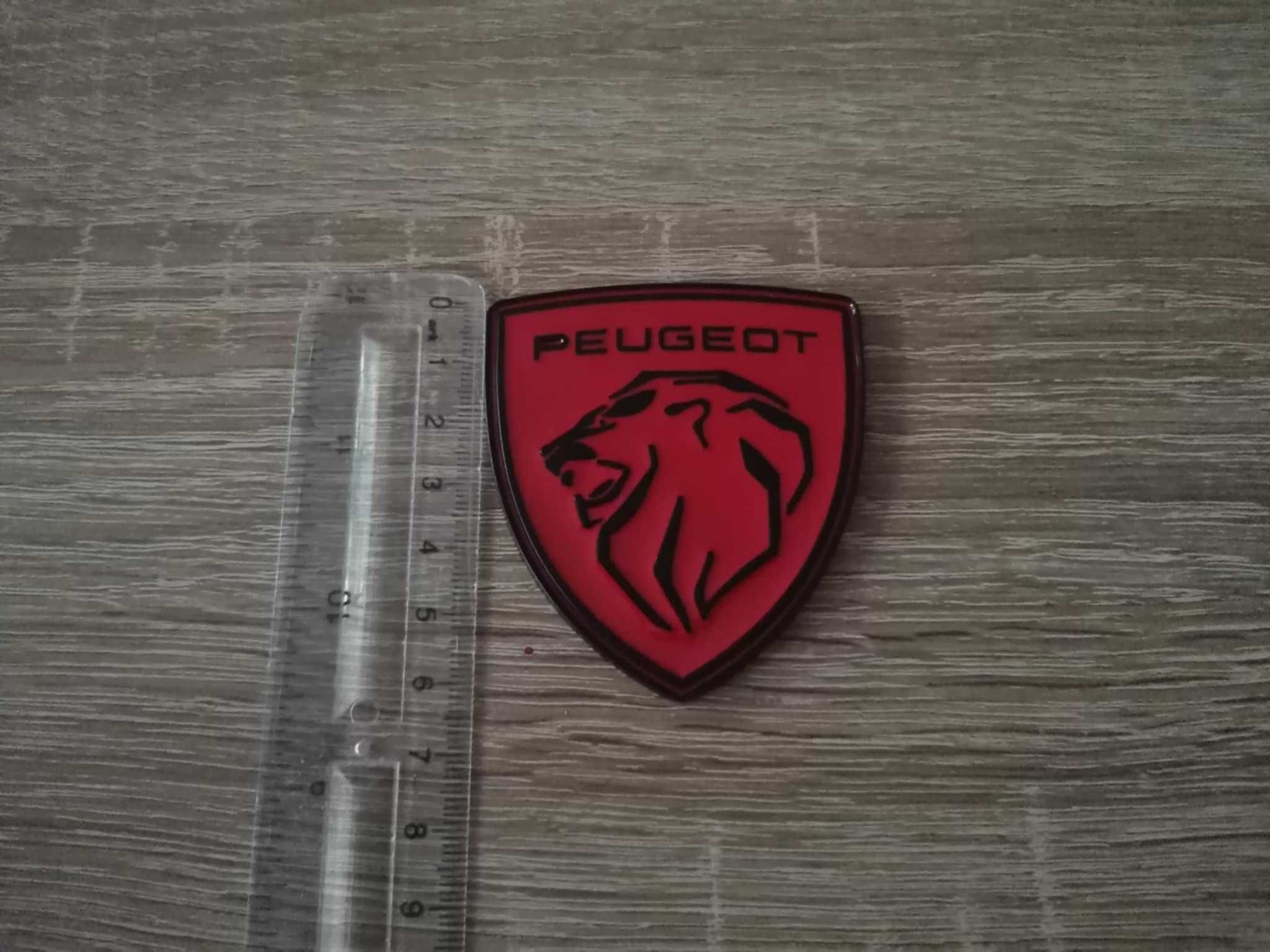 металнa емблема Peugeot червено с черно