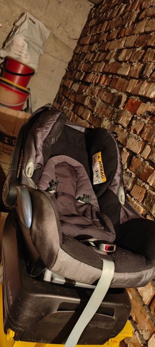 детско столче за кола: Maxi-Cosi /FamilyFix Base/