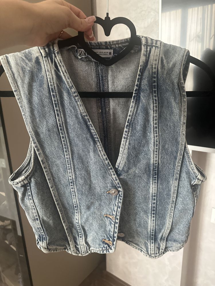 Къс дънков елек Zara