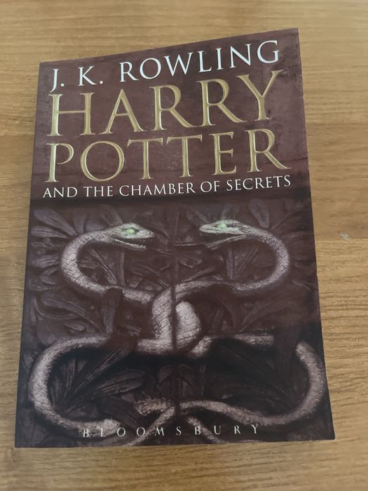 Книга J.K.Rowling “Harry Potter and the chamber of secrets”