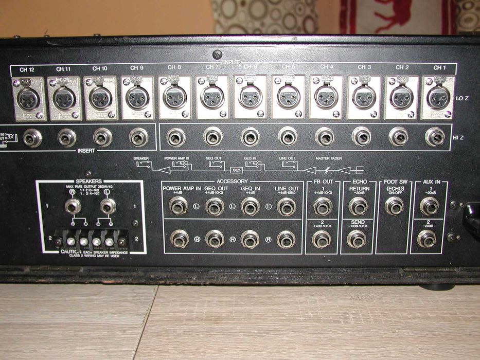 mixer amplificat Yamaha EMX300 cu FX